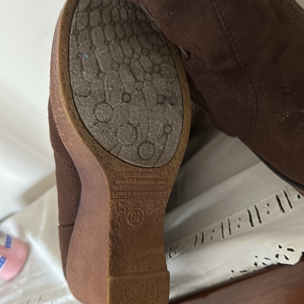 Boots - Picture 4 of 4